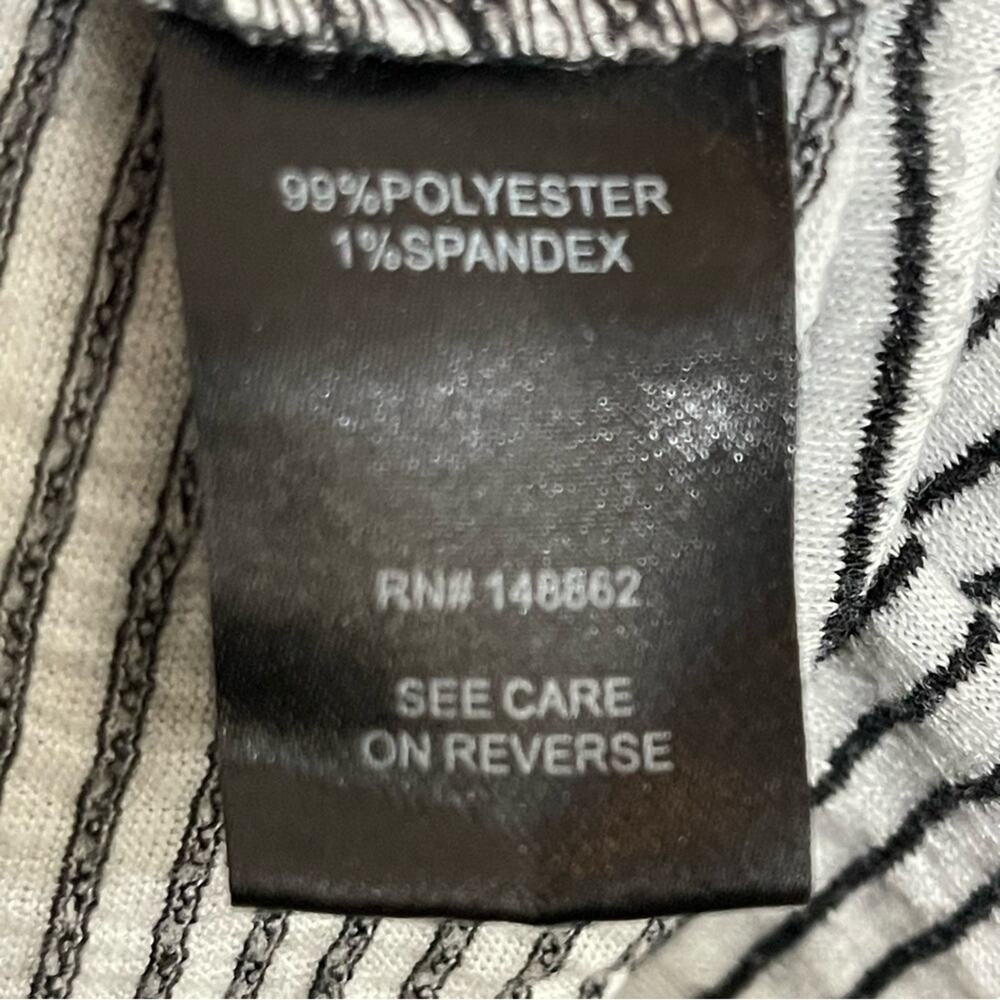 Torrid stripe top 2 2X - Picture 6 of 8